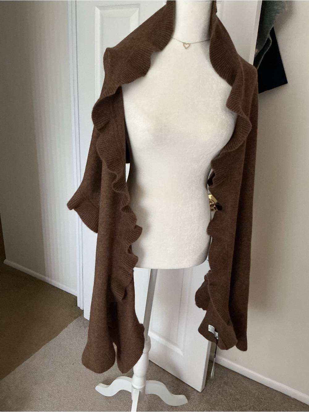 CAPTIVA  100% CASHMERE RUFFLE WRAP- BROWN/MOCHA  NEW WITH TAGS